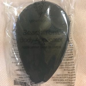 Younique Beachfront Body Applicator